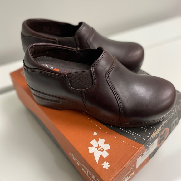 NEW Dansko Tatum Espresso XP  Clog - Picture 2 of 4